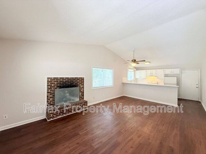 Apartment for rent at 475 Cedar Lake Rd #A, Chapel Hill, NC 27516