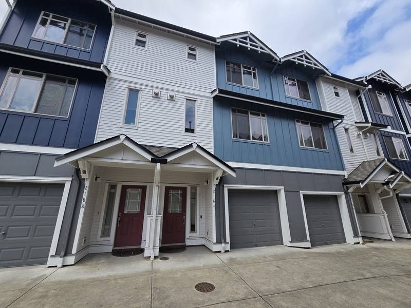 Townhouse for rent at 2184 Yakima Court #302-1, Tacoma, WA 98405