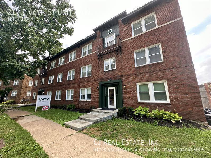 Apartment for rent at 217 E 46th St #1W, Kansas City, MO 64112