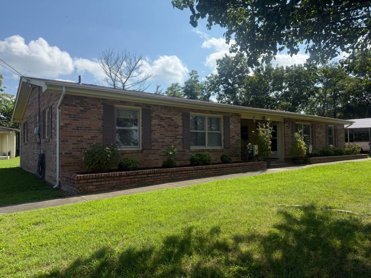 Apartment for rent at 1121 Woodside Dr, Greeneville, TN 37745