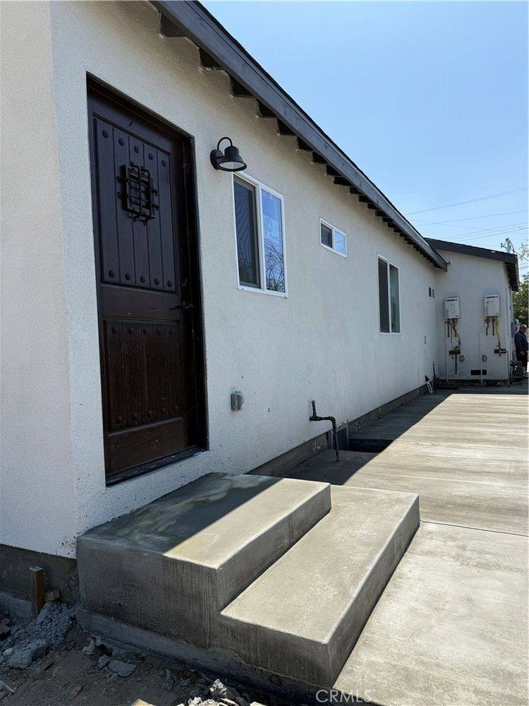 Apartment for rent at 11827 Art St, Sun Valley, CA 91352