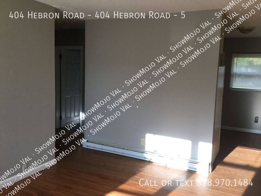 Apartment for rent at 404 Hebron Rd #5, Hendersonville, NC 28739