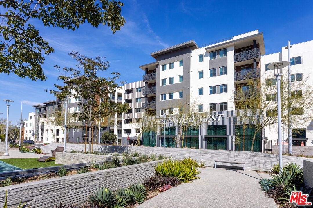 Apartment for rent at 11950 Erwin St #B148, North Hollywood, CA 91606