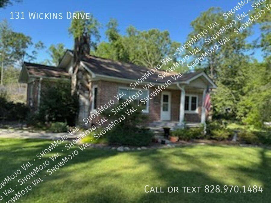 House for rent at 131 Wickins Dr, Hendersonville, NC 28791