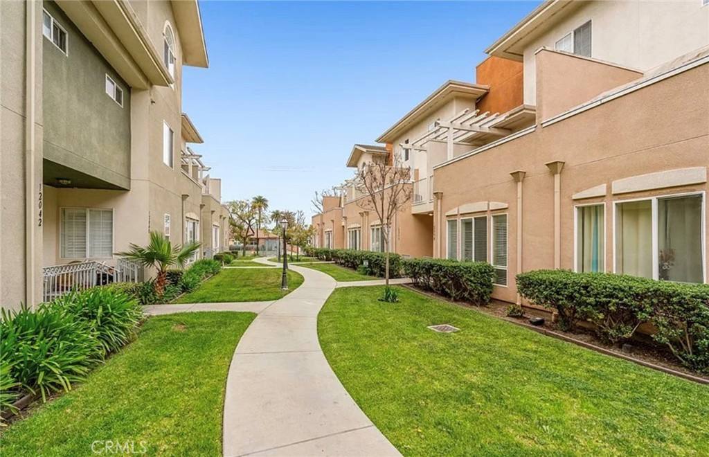 Townhouse for rent at 12056 S Broadway, Los Angeles, CA 90061