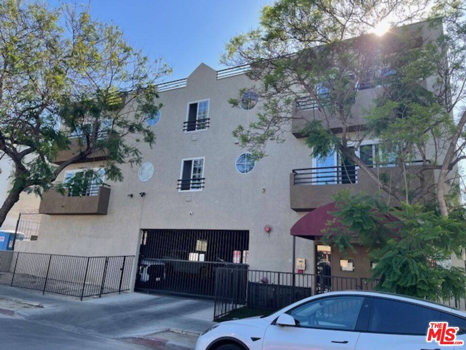 Apartment for rent at 1212 Arapahoe St #305, Los Angeles, CA 90006