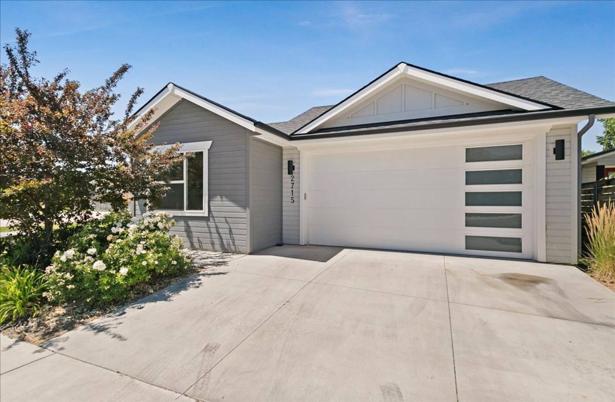 House for rent at 2715 N Carmen Ave, Boise, ID 83704