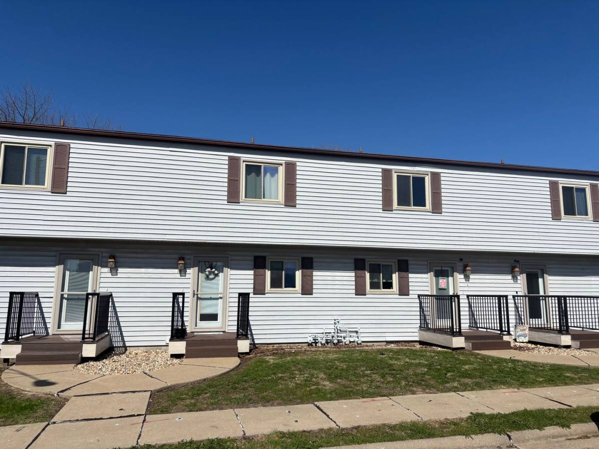 Apartment for rent at 15-30 E 22nd Place, Sterling, IL 61081