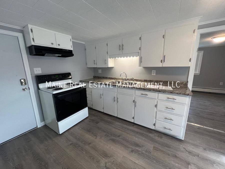 Apartment for rent at 159 College Ave #3, Waterville, ME 04901