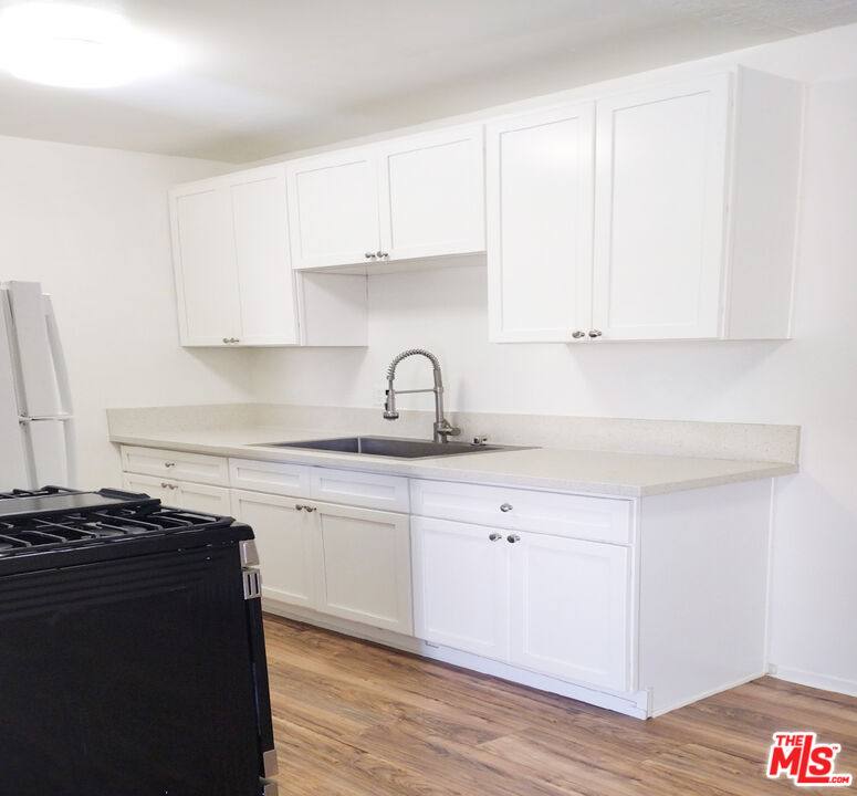 Apartment for rent at 1241 Dewey Ave #5-5, Los Angeles, CA 90006