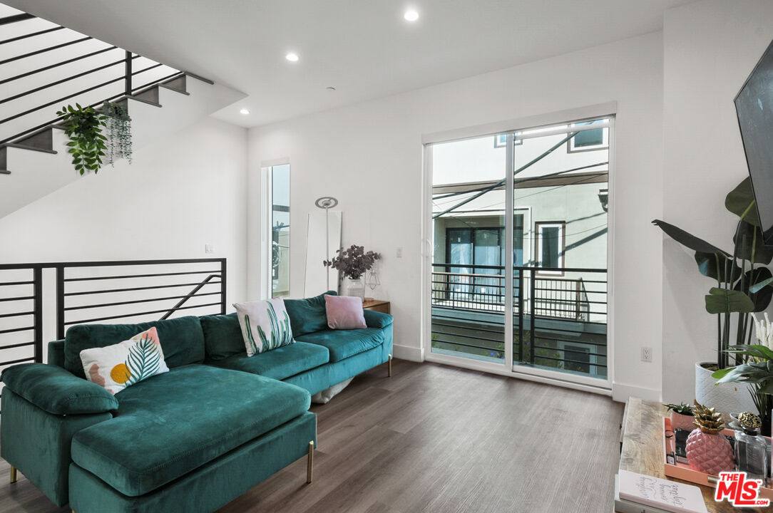 Townhouse for rent at 1255 N Gower St #3 4-3 4, Los Angeles, CA 90038