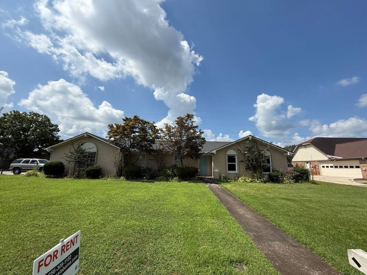 House for rent at 2301 Anderson Dr SW, Decatur, AL 35603
