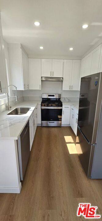 Apartment for rent at 1308 N Poinsettia Place #6-6, Los Angeles, CA 90046
