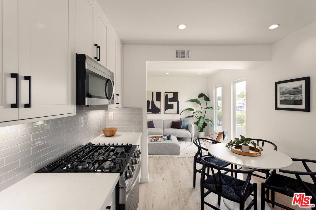 Apartment for rent at 1319 S St Andrews Place #1-1, Los Angeles, CA 90019