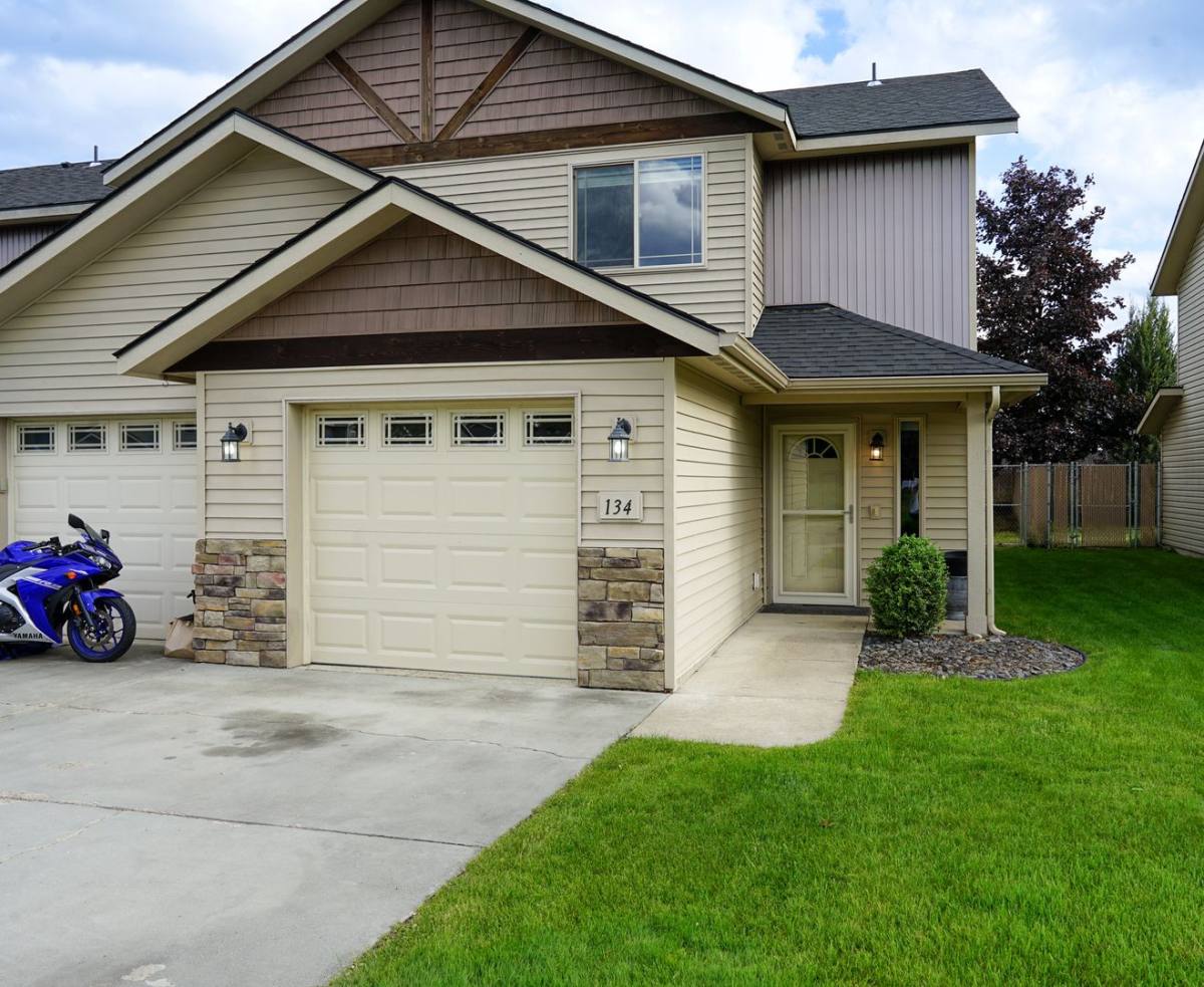 Townhouse for rent at 134 Maryanna Lane, Hayden, ID 83835