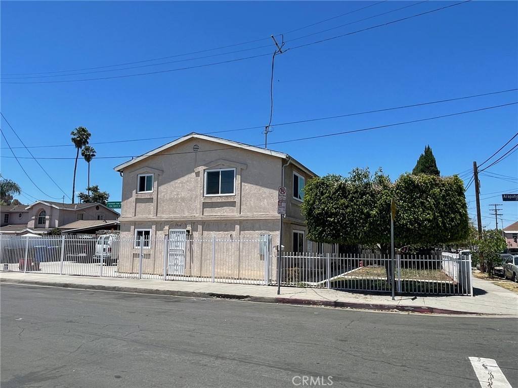 Apartment for rent at 1332 W 20th St, Los Angeles, CA 90007