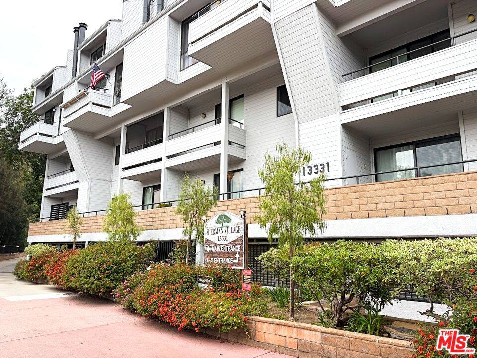 Condo for rent at 13331 Moorpark St #334, Sherman Oaks, CA 91423