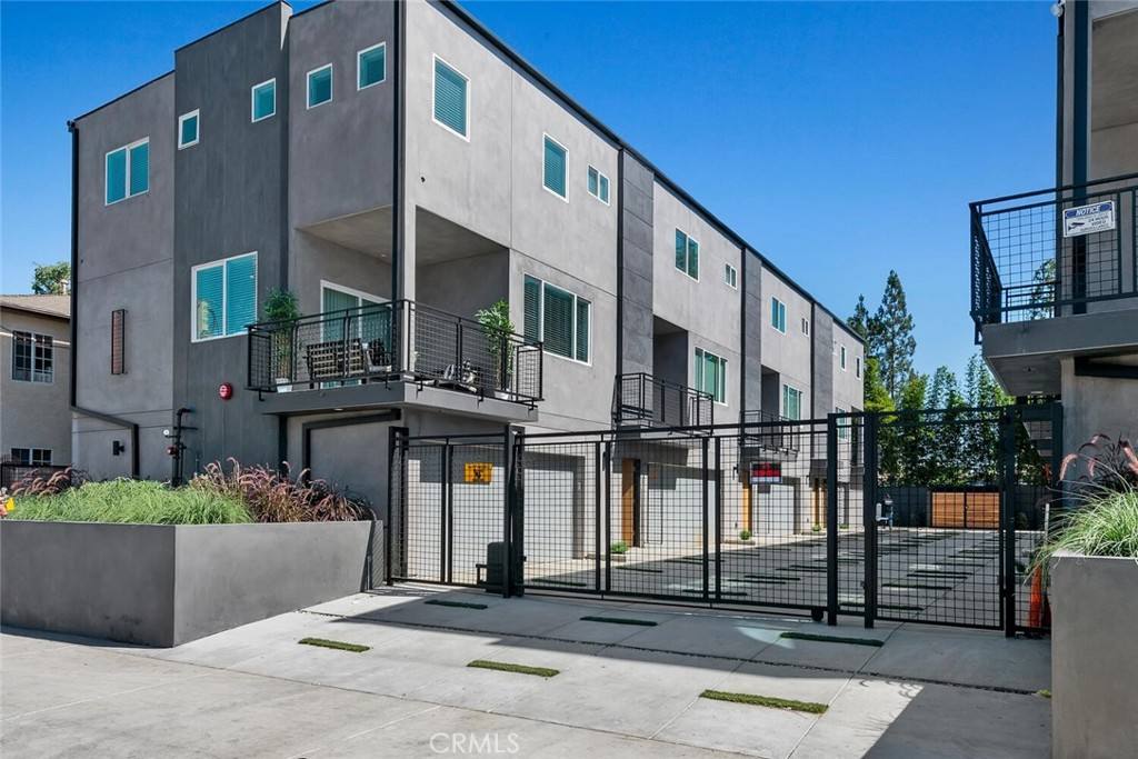 Apartment for rent at 13536 Vanowen St #5-5, Van Nuys, CA 91405