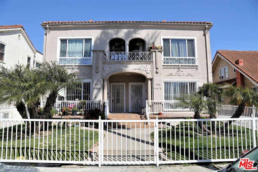Apartment for rent at 1408 2nd Ave, Los Angeles, CA 90019