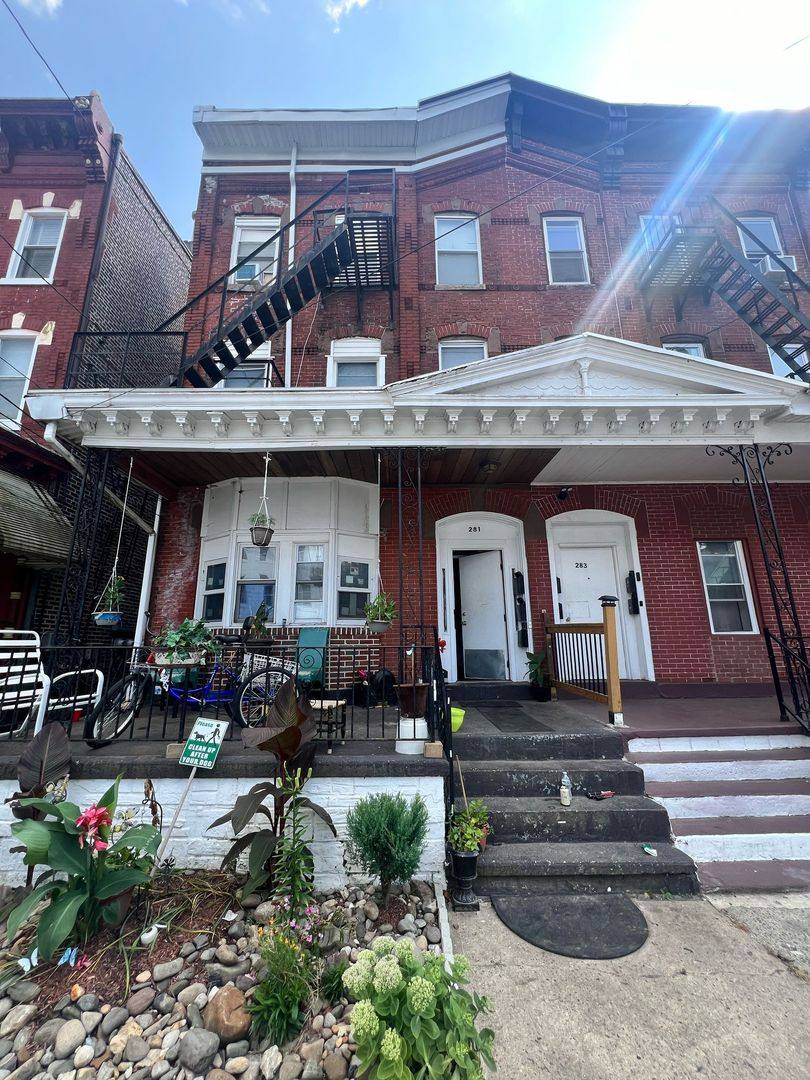 Apartment for rent at 281 Spring St, Trenton, NJ 08618