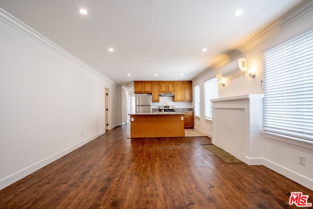 Apartment for rent at 1409 S Bronson Ave, Los Angeles, CA 90019