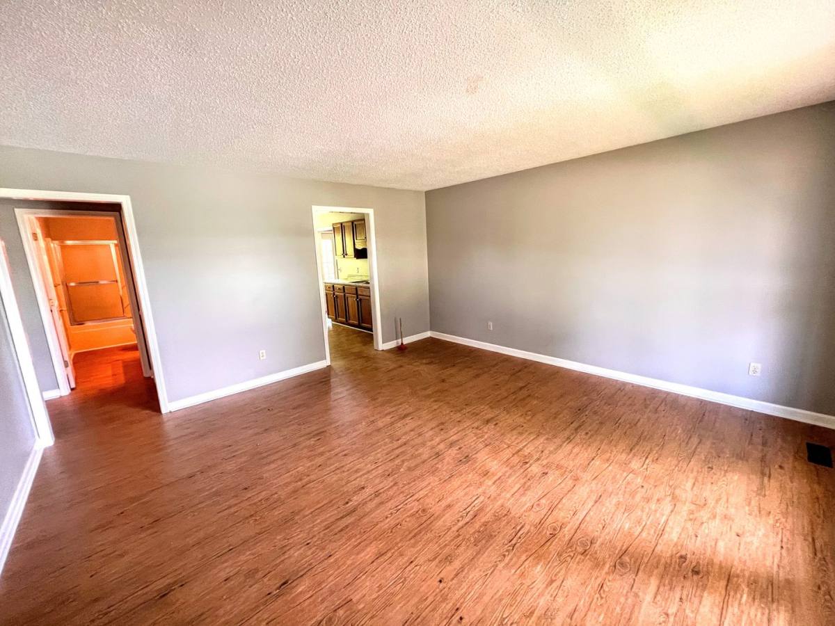 Apartment for rent at 1404 Valleywood Dr, Murray, KY 42071