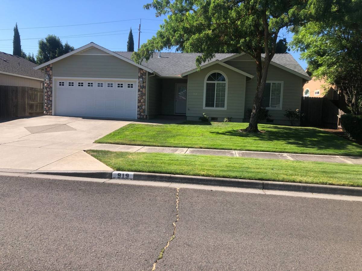 House for rent at 919 Hampton, Medford, OR 97501