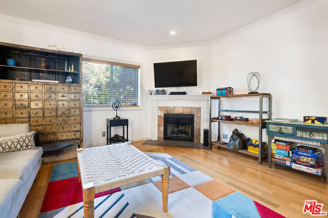 Townhouse for rent at 14256 Victory Blvd #4-4, Van Nuys, CA 91401