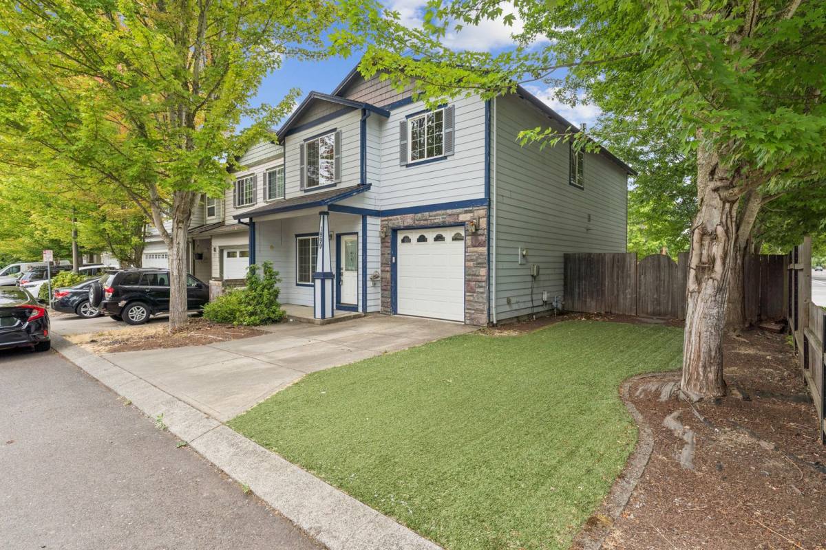 Townhouse for rent at 1999 NE 54th Way, Hillsboro, OR 97124