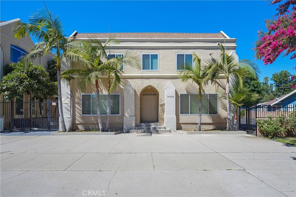 Apartment for rent at 14335 Hamlin St, Van Nuys, CA 91401