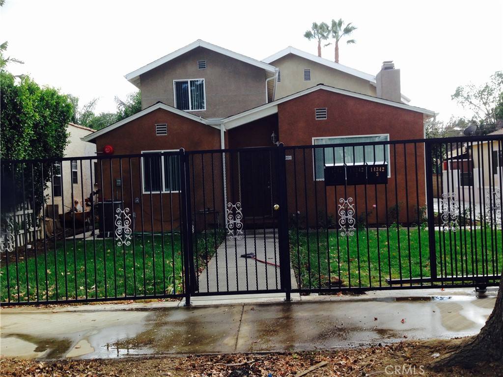 Apartment for rent at 14342 Tiara St #2-2, Van Nuys, CA 91401