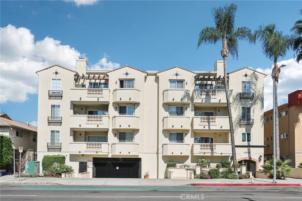 Apartment for rent at 14343 Burbank Blvd #301, Van Nuys, CA 91401