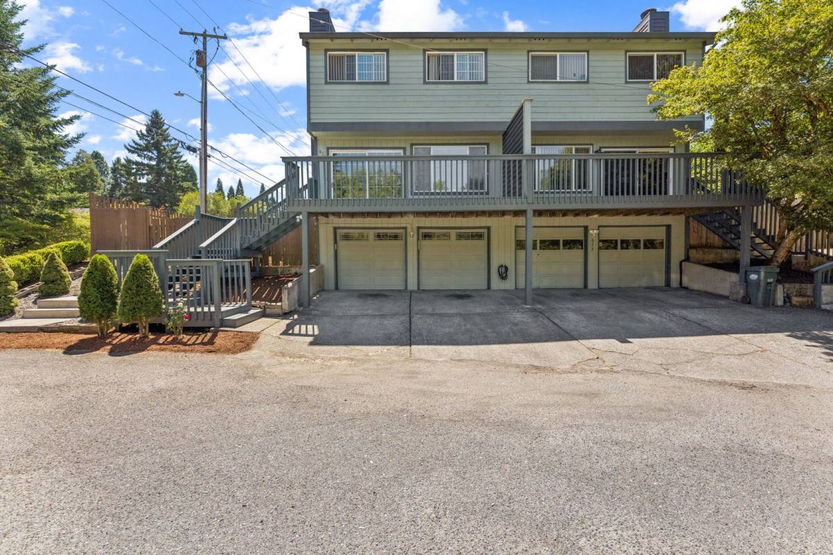 House for rent at 671 SE 24th Ave, Hillsboro, OR 97124