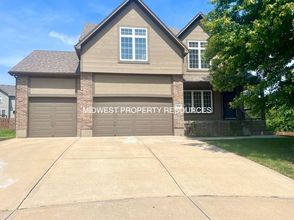 House for rent at 932 Elder Court, Raymore, MO 64083
