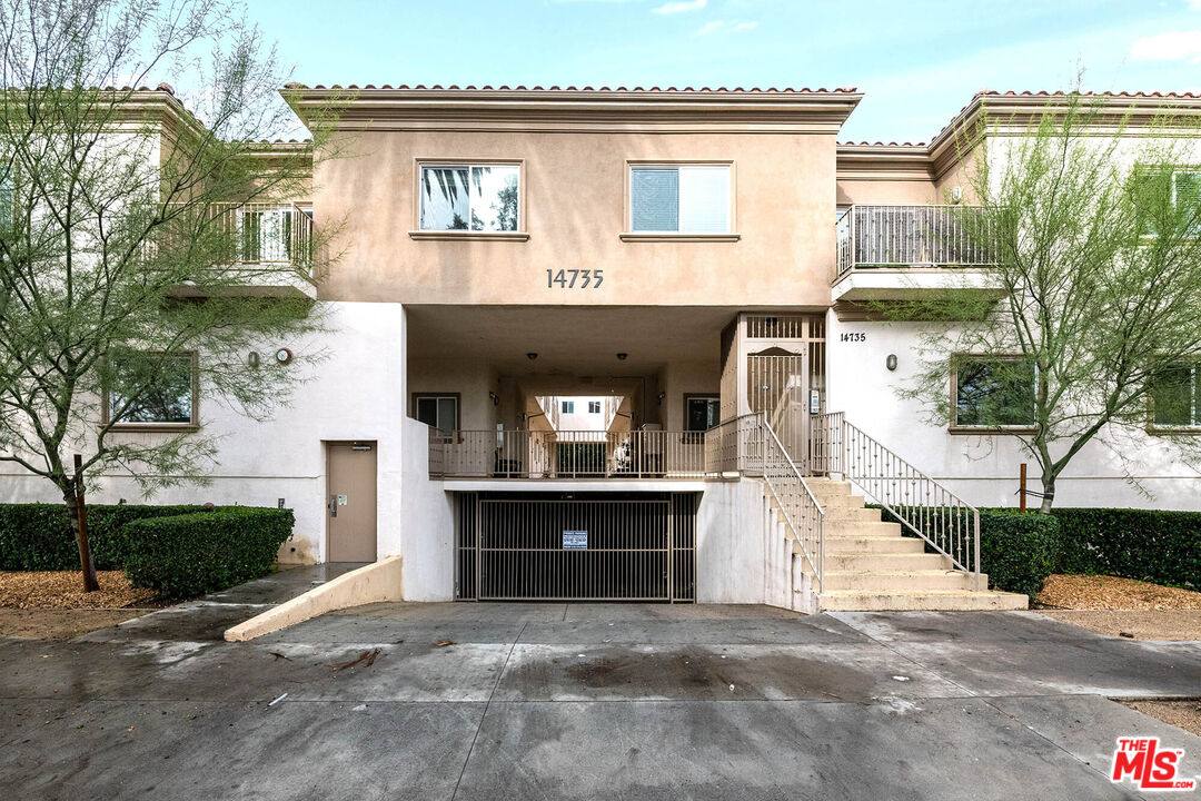 Townhouse for rent at 14735 Friar St #101, Van Nuys, CA 91411