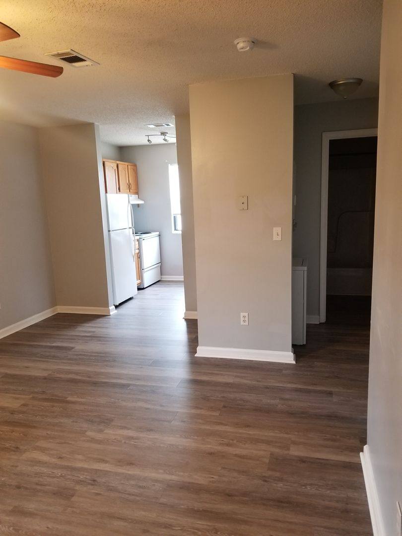 Apartment for rent at 1546-1552 Diuguid Dr, Murray, KY 42071
