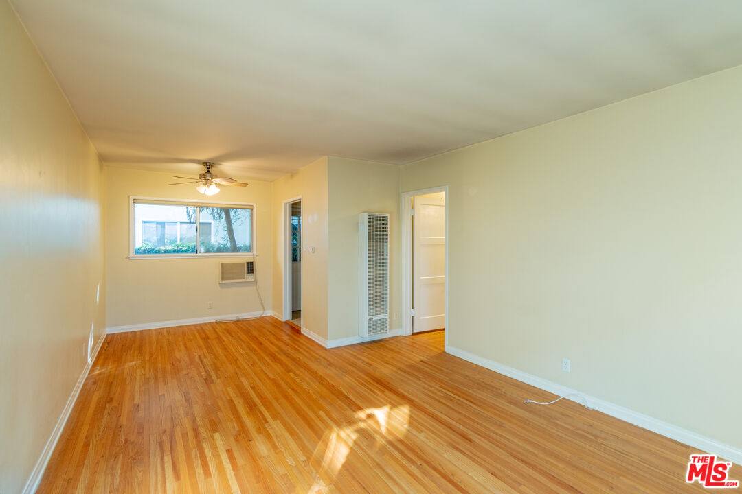 Apartment for rent at 14942 Dickens St, Sherman Oaks, CA 91403