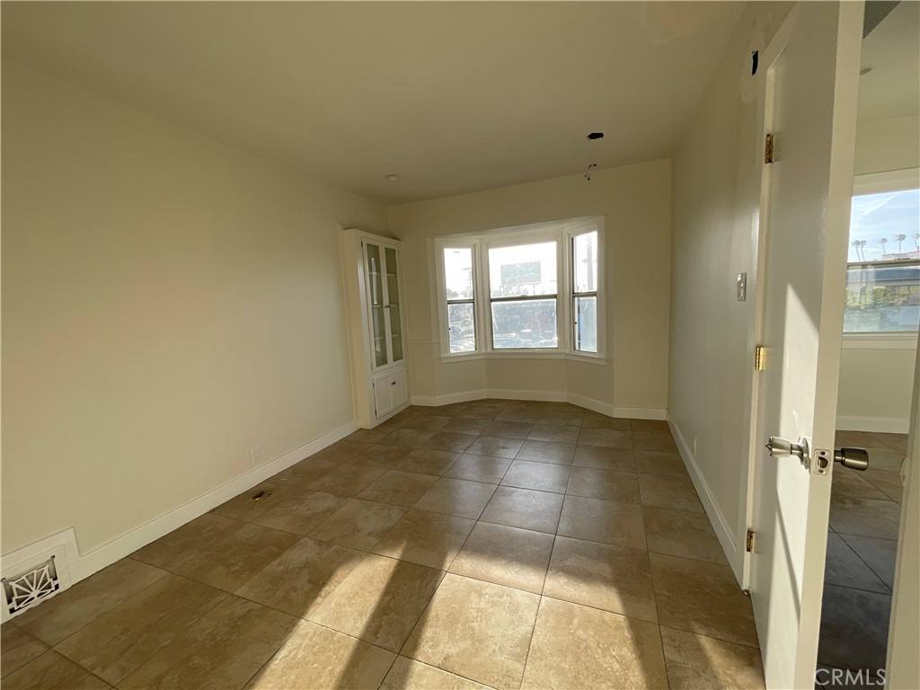 Apartment for rent at 1522 Bronson Ave, Los Angeles, CA 90019