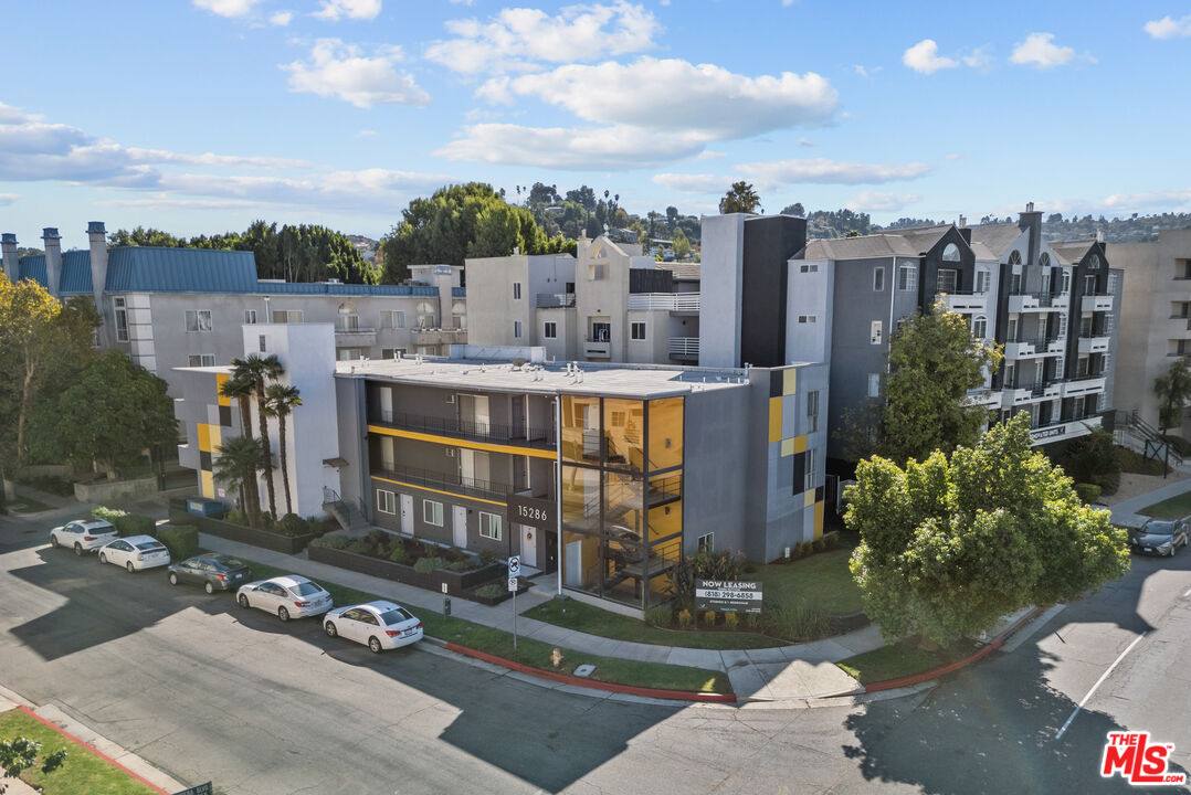 Apartment for rent at 15286 Sutton St #208, Sherman Oaks, CA 91403