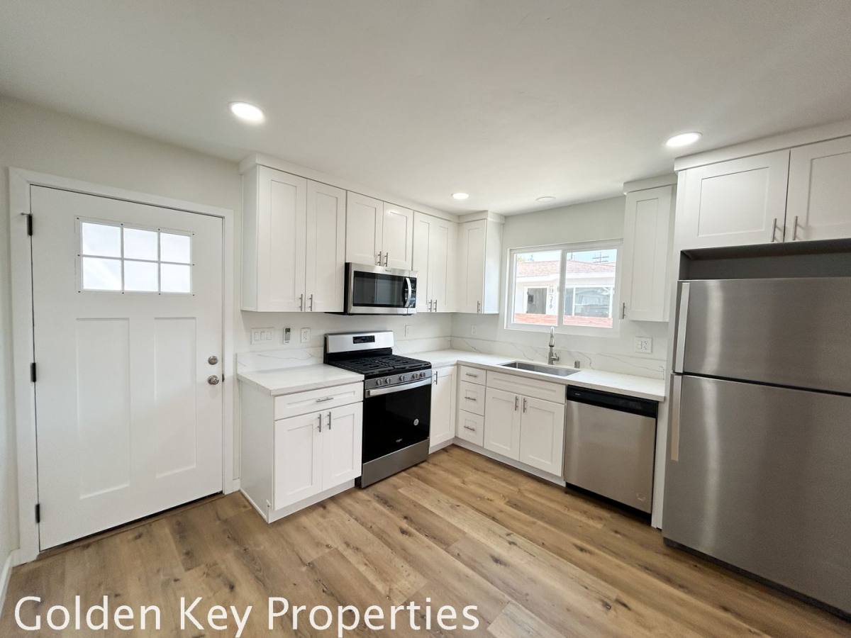 Apartment for rent at 305 Holly St, Oceanside, CA 92058