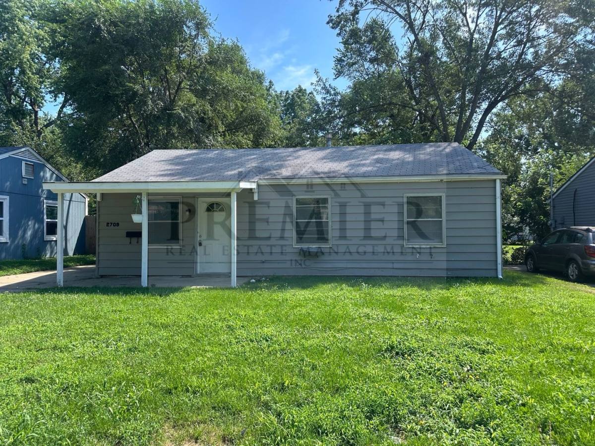 House for rent at 2709 Highland Dr, Kansas City, KS 66106