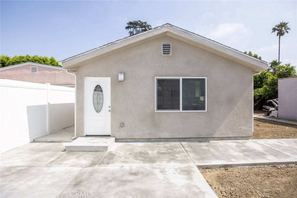 Apartment for rent at 15849 Marlin Place, Van Nuys, CA 91406