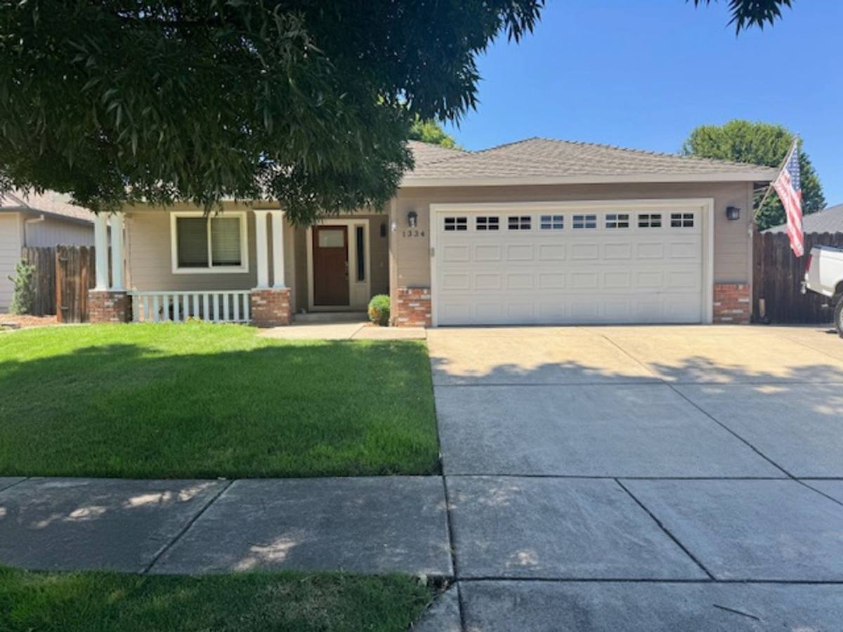 House for rent at 1334 Alex Way, Medford, OR 97504