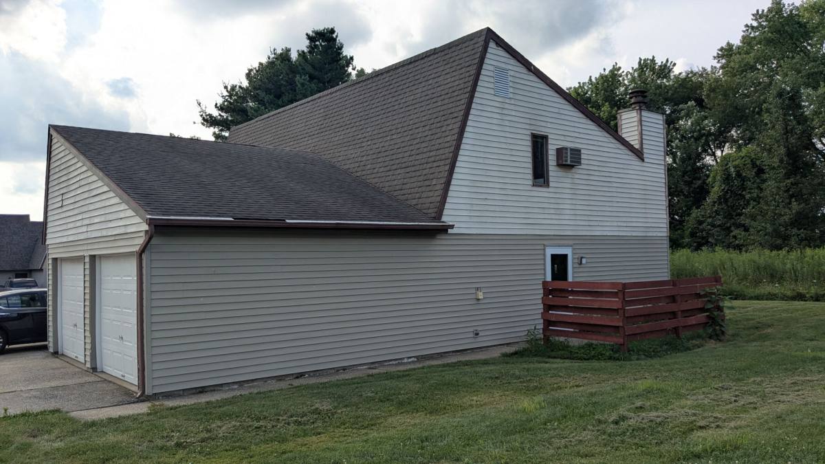 Apartment for rent at 819 Kerns Dr NE, Bolivar, OH 44612
