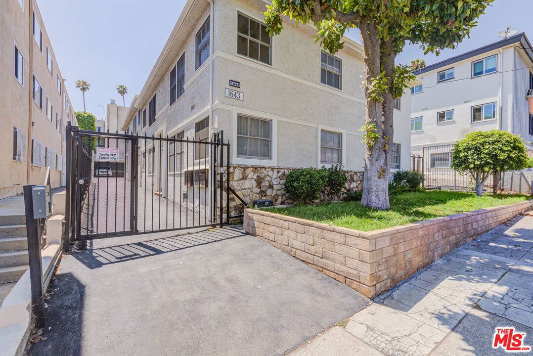 Apartment for rent at 1643 N Formosa Ave #7-7, Los Angeles, CA 90046
