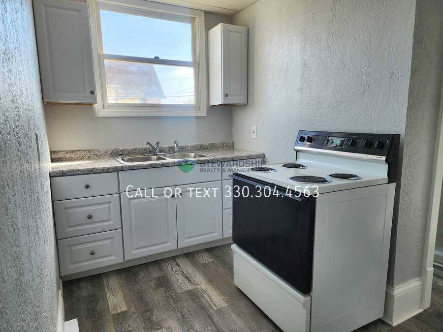 1103 Walnut Ave NE #1, Canton, OH 44704
