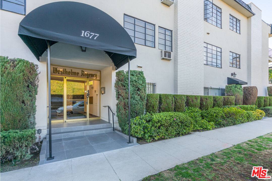 Apartment for rent at 1677 Westholme Ave #101, Los Angeles, CA 90024