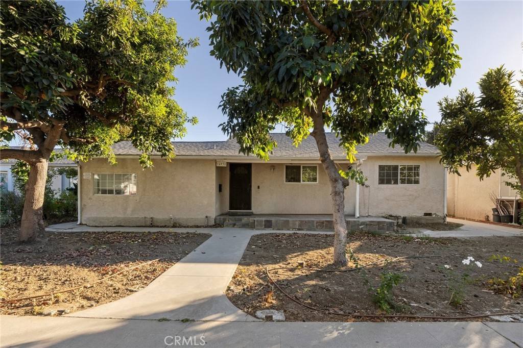 Apartment for rent at 16938 Hartland St, Van Nuys, CA 91406