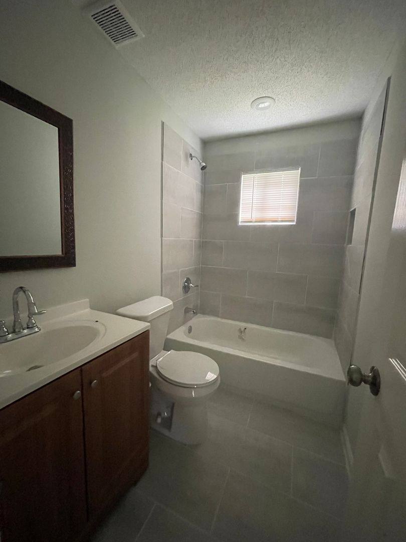 House for rent at 1595 Chinkapin Dr, Vidor, TX 77662
