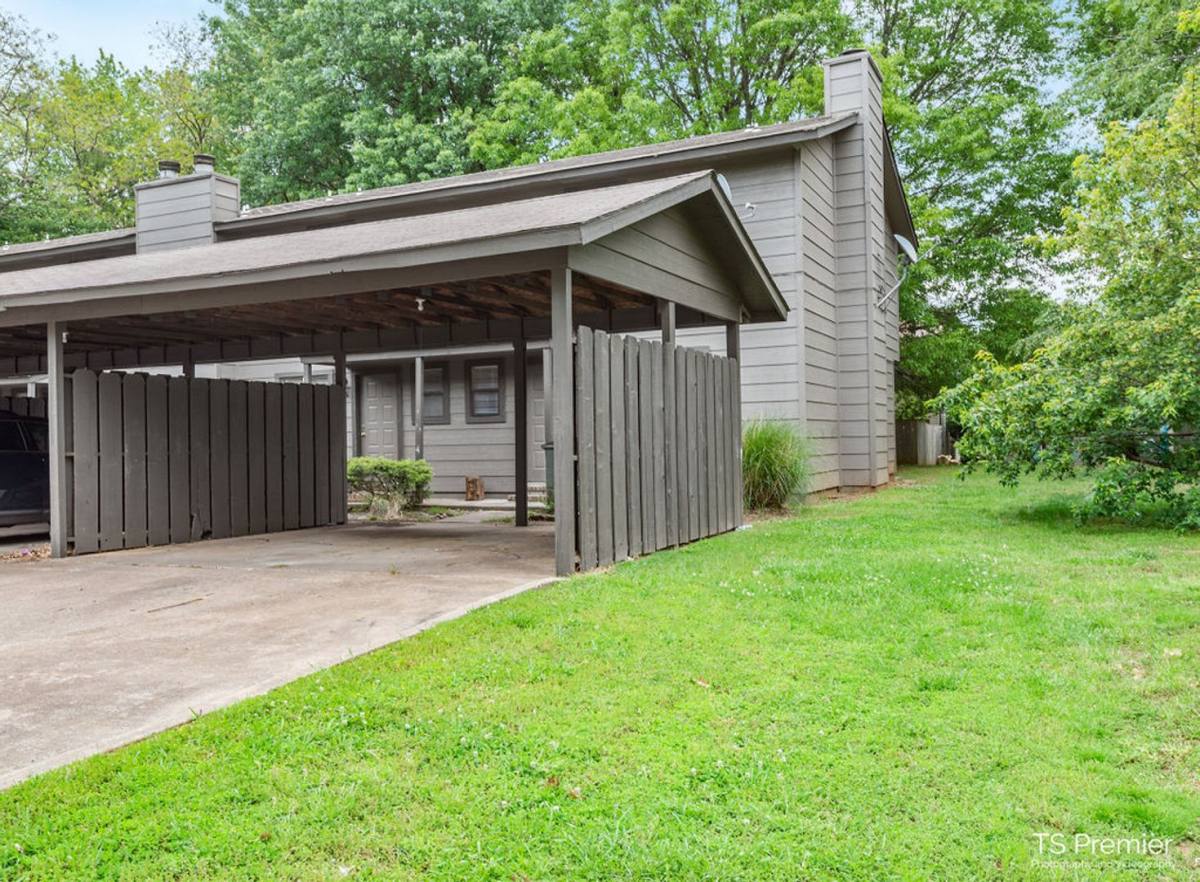 House for rent at 2026 Ball Ave, Fayetteville, AR 72701